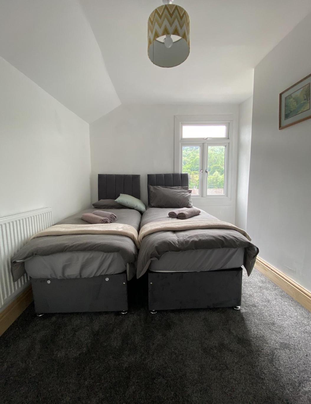 Brynhyfryd Cottage Aberaman エクステリア 写真